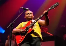 The Rock canta samba